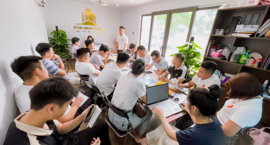 HỌP ĐẦU TUẦN NĂNG LƯỢNG CÙNG HỒNG NHUNG LAND